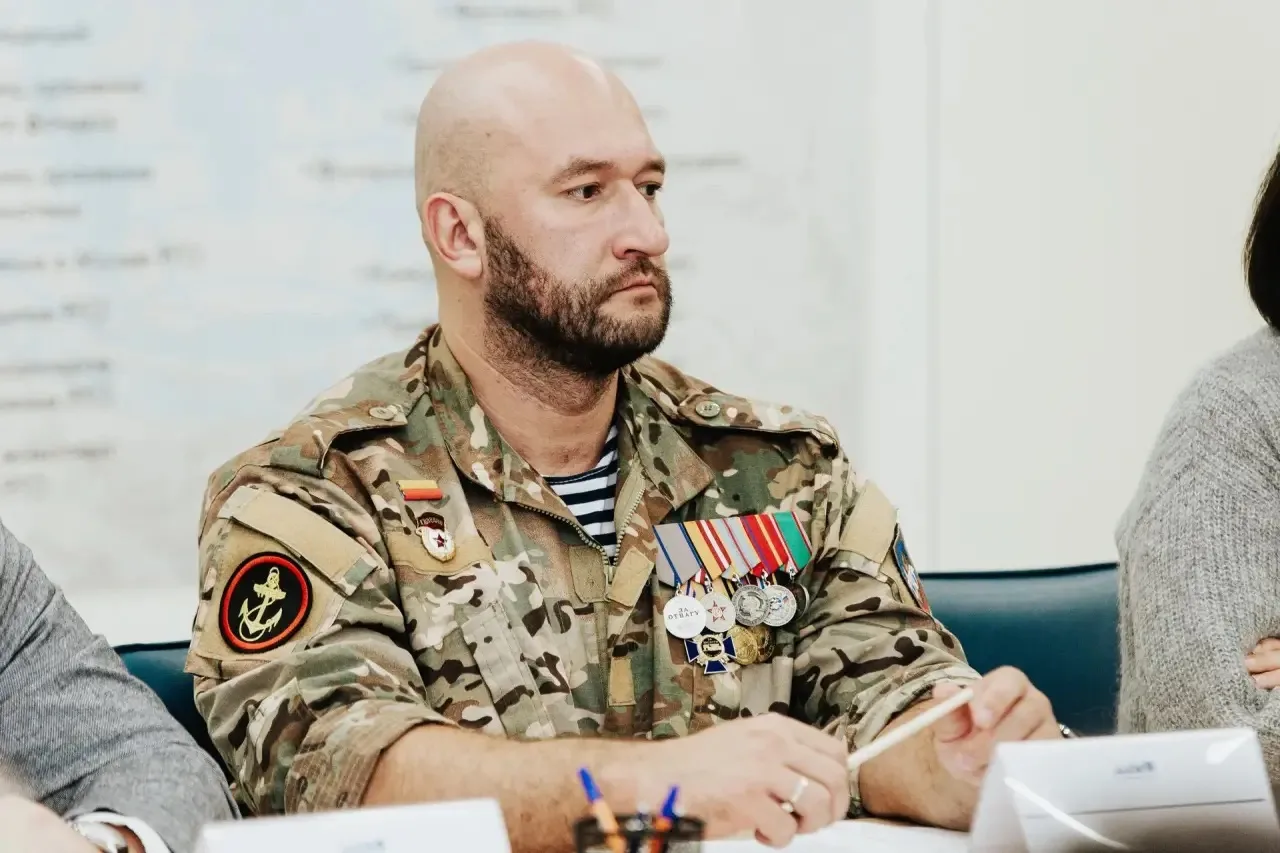 КОМАНДА ДВИЖЕНИЯ ПЕРВЫХ