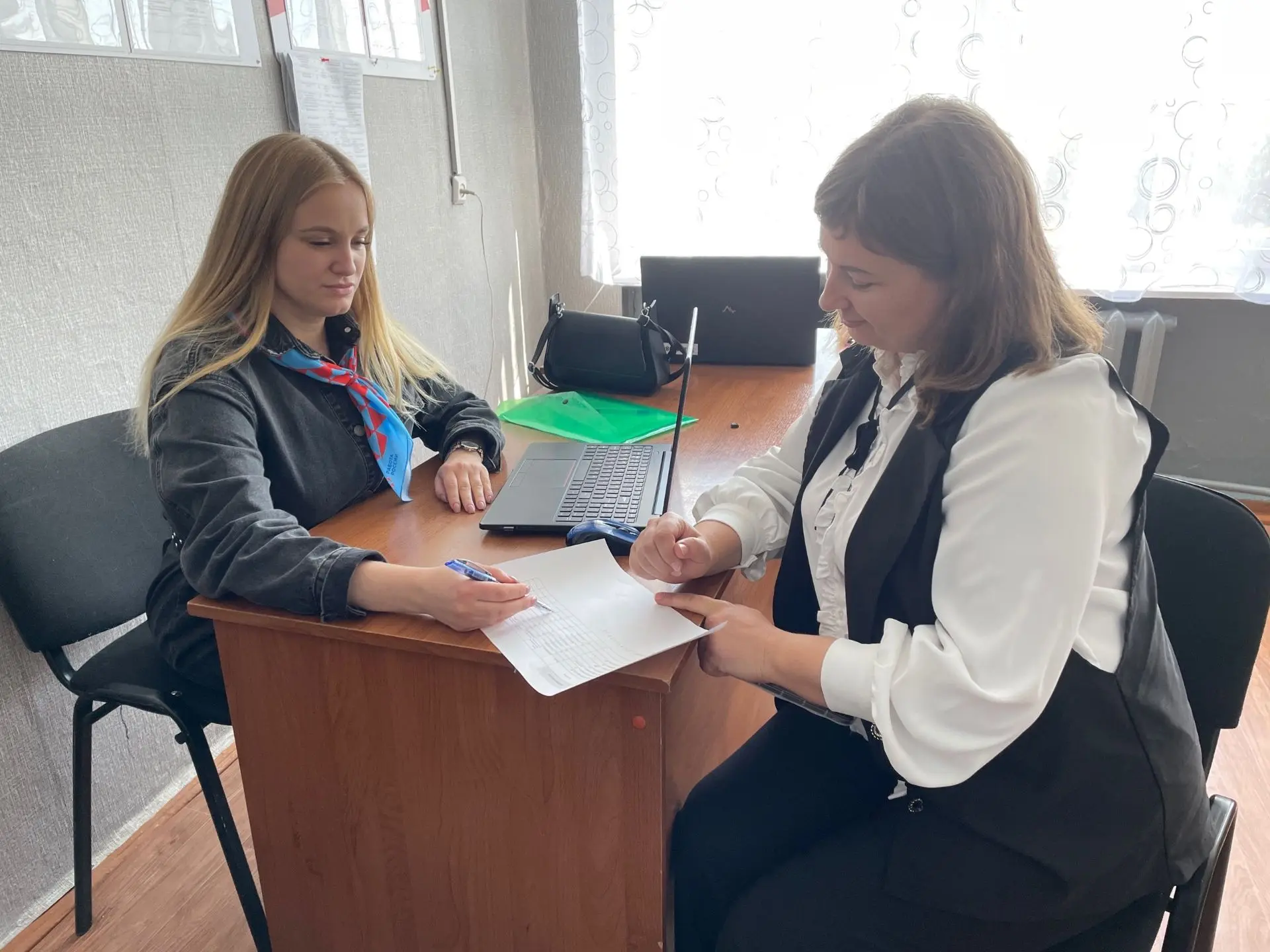 На встречу лету и карьере.