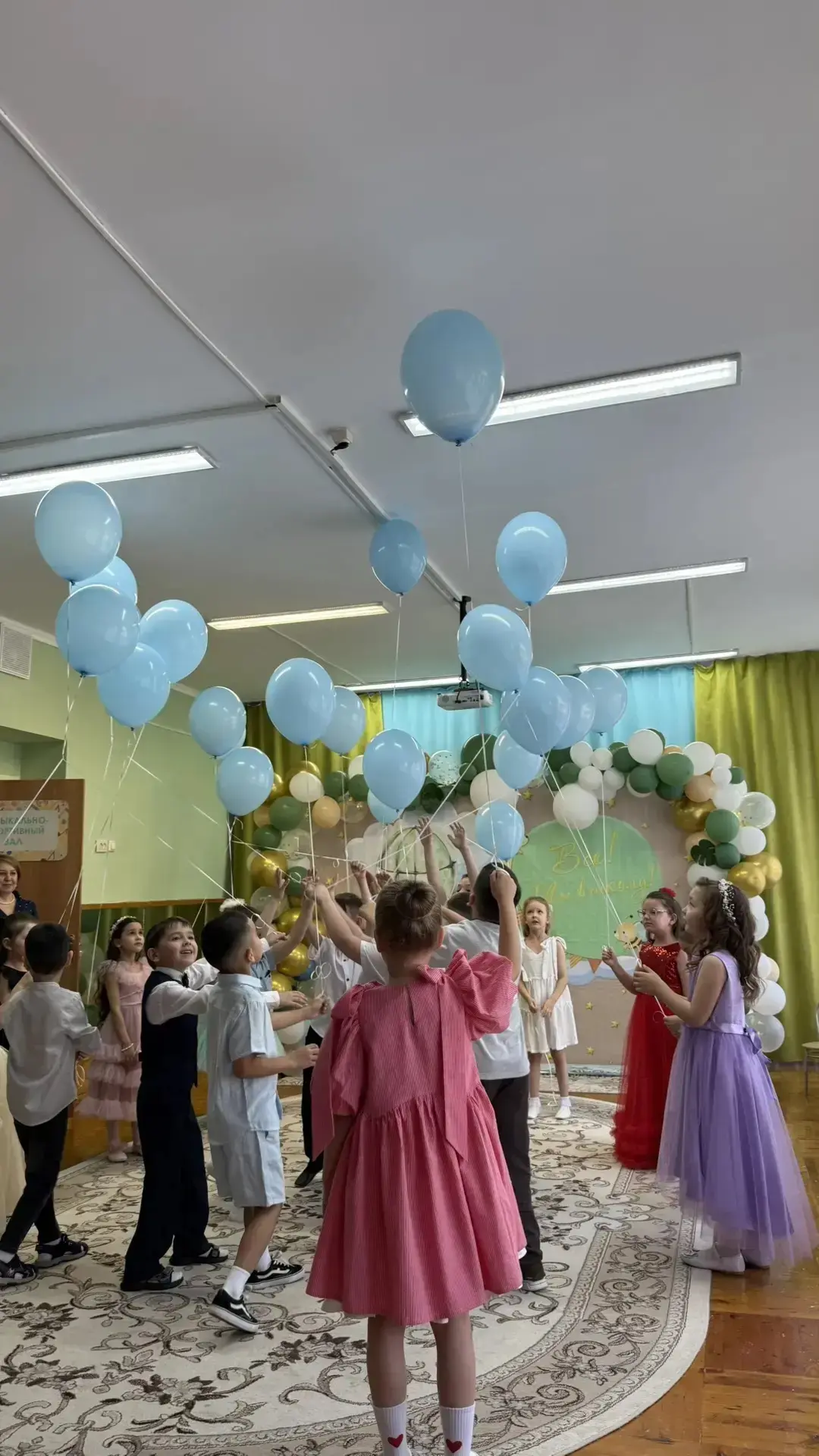 26 мая в нашем Детском саду царила особая атмосфера — мы проводили наших выпускников в новый жизненн