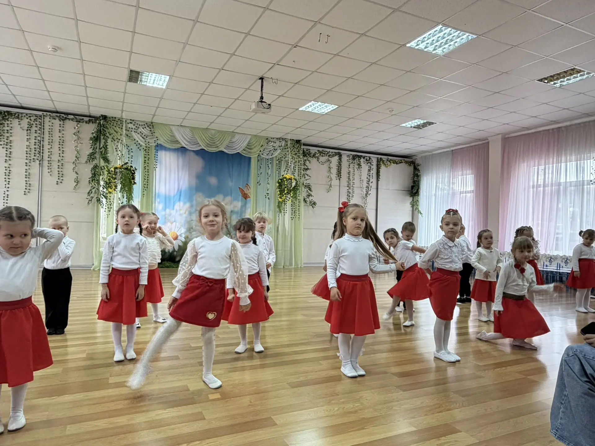 8 Марта в детском саду – самый трогательный, нежный и удивительный праздник. Он посвящё...