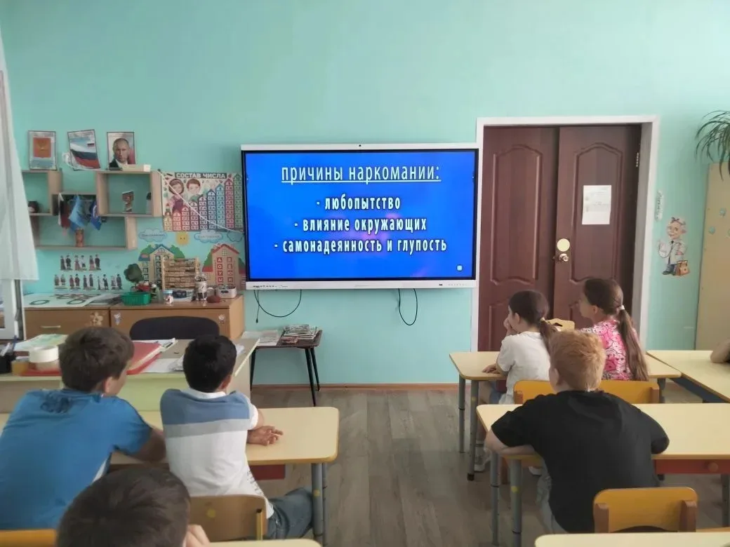 🥗 В детском оздоровительном лагере «Улыбка» Видновской гимназии в рамках антинаркотического месячни