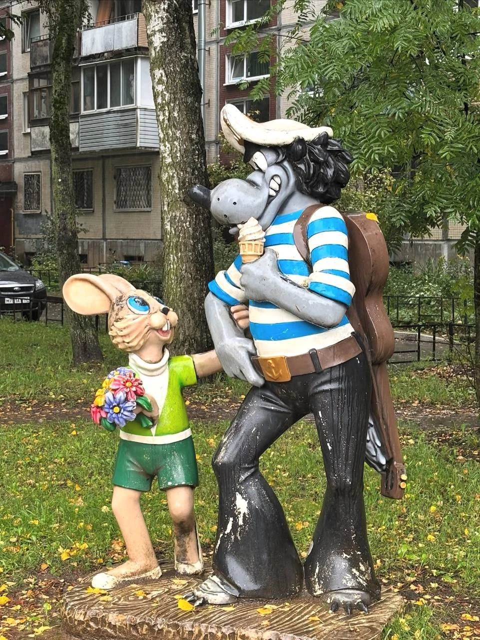 Обычный двор в спальном районе Всеволожска.