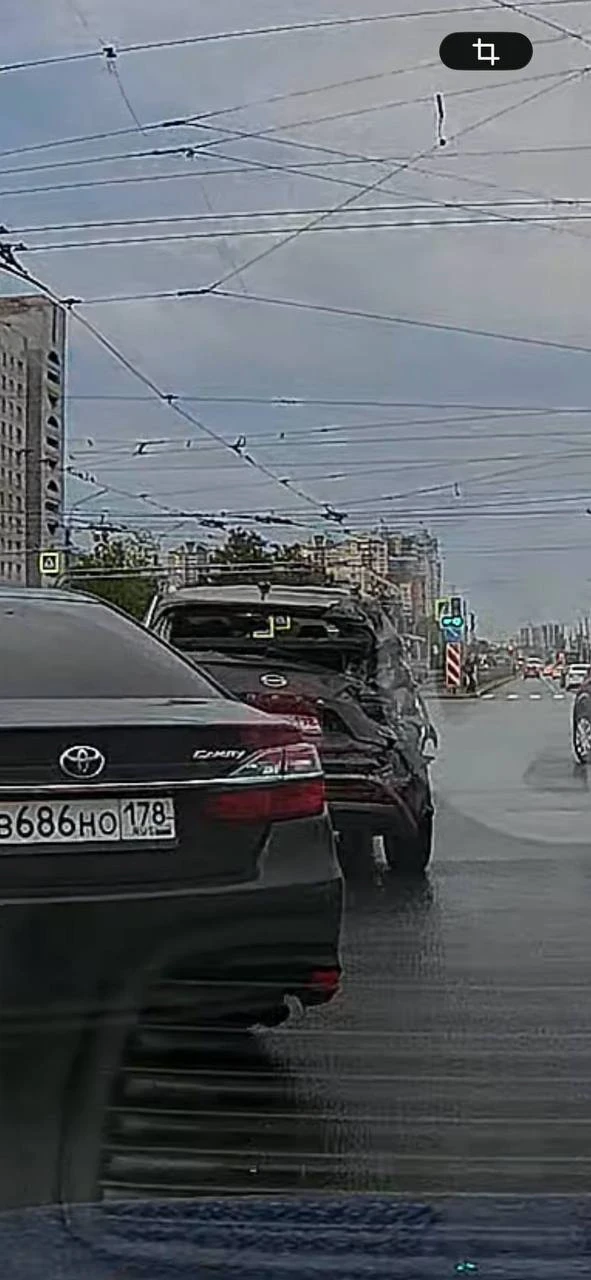 Авария с грузовиком на Энгельса собрала пробку в утренний час пик