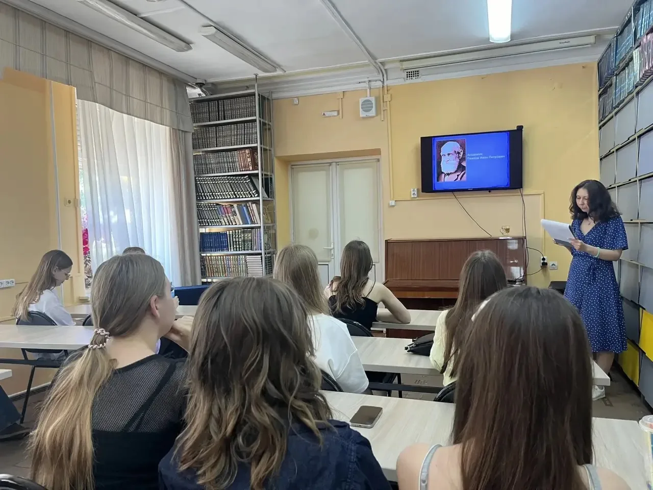 Сегодня ребята из ЛТО «Вершина» посетили Краснодарскую краевую юношескую библиотеку имени И. Ф. Вара