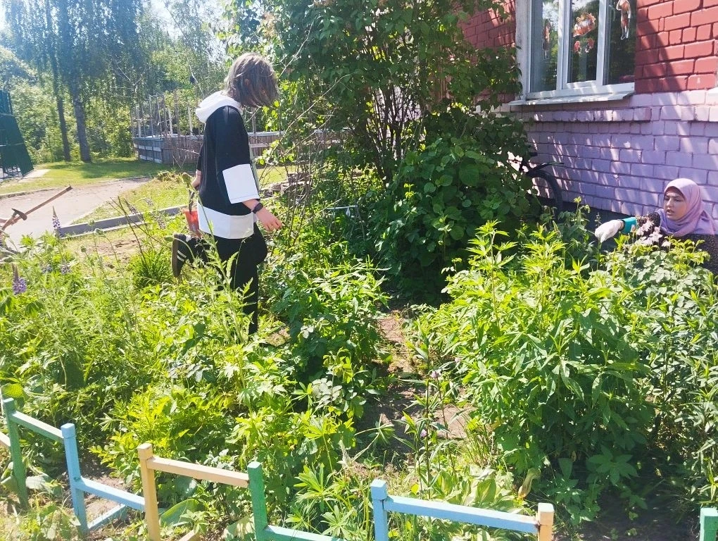 Лето, солнце, школа и мы — отряд «Фиксиков» 🛠️

Сегодня в нашем лагере труда (звучит грозно, но на 