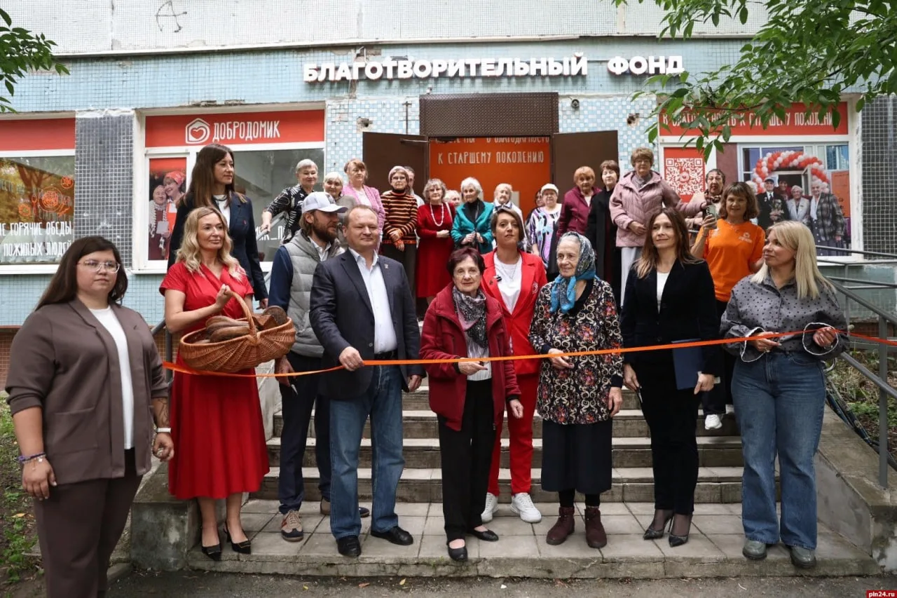 👵 Бесплатные обеды и досуг: в Пскове открылось благотворительное кафе «ДоброДомик»