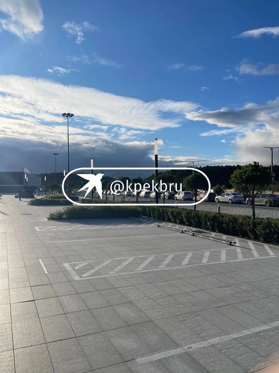 В Екатеринбурге водители продолжают стоять в очереди за бензином