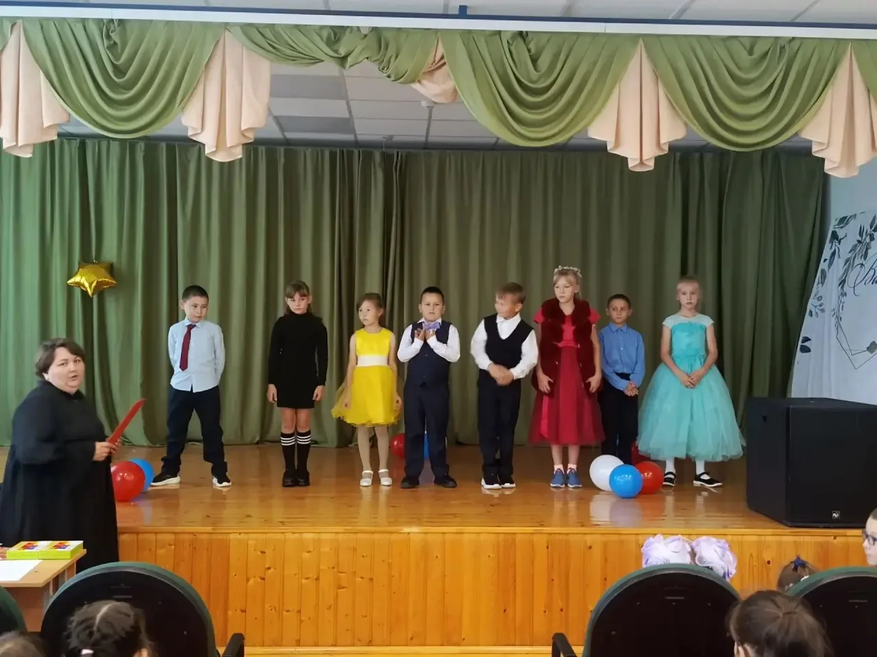 🎉 «Мисс и Мистер начальная школа»: праздник таланта и обаяния! 🎉
