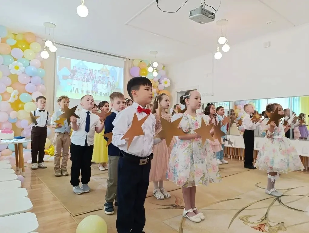 🎓✨ Выпускной в подготовительной группе ✨🎓
Вот и наступил тот самый трогательный день — выпускной в