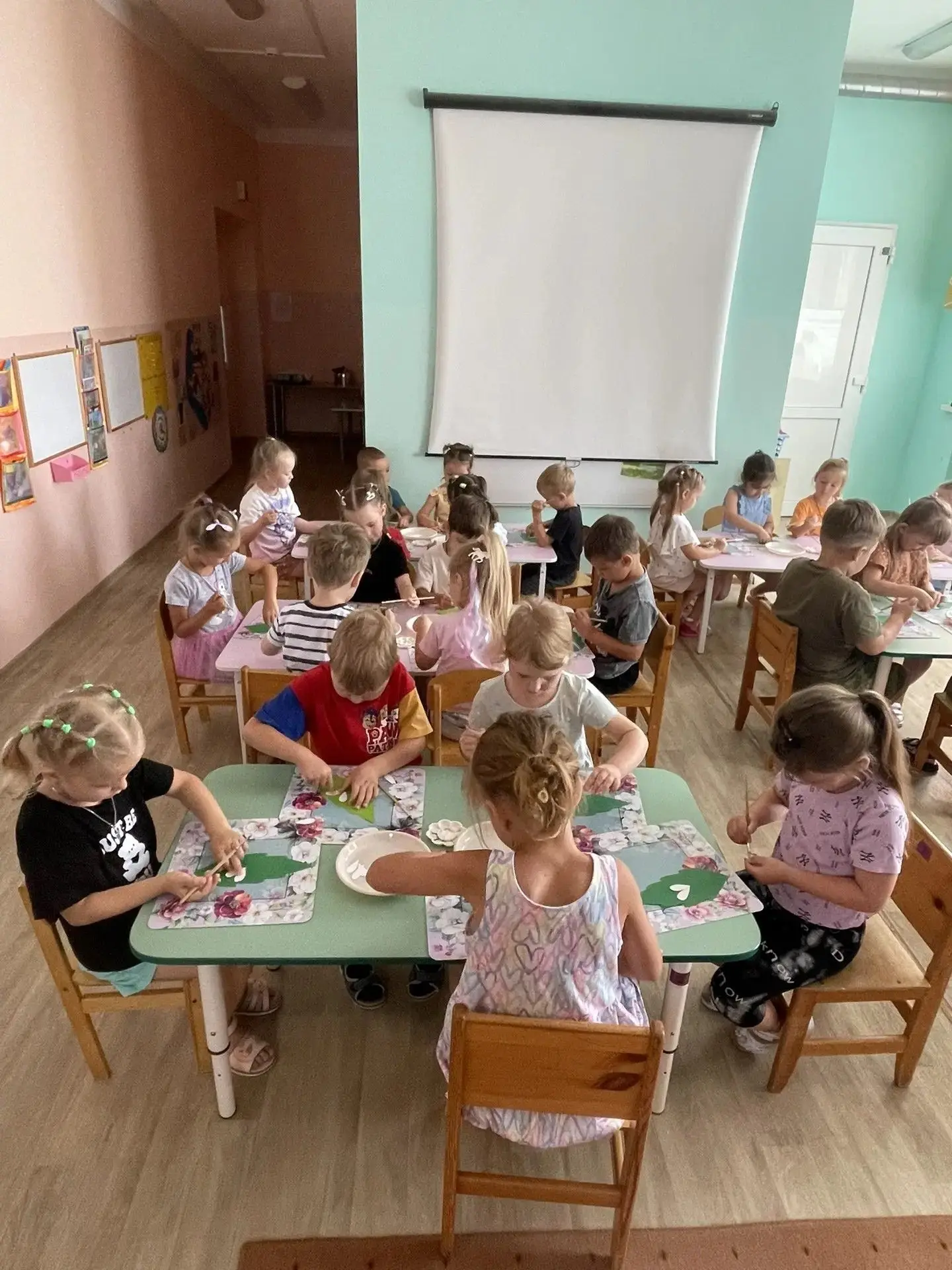 Прошлая неделя, посвященная празднику « Семьи, любви и верности», в старшей группе 5 прошла активно,