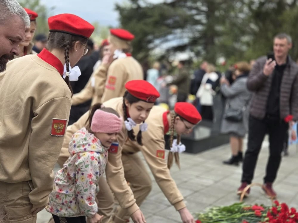 Наш юнармейский отряд «Русичи» принял участие в торжественном митинге, посвящённом Дню Победы, котор