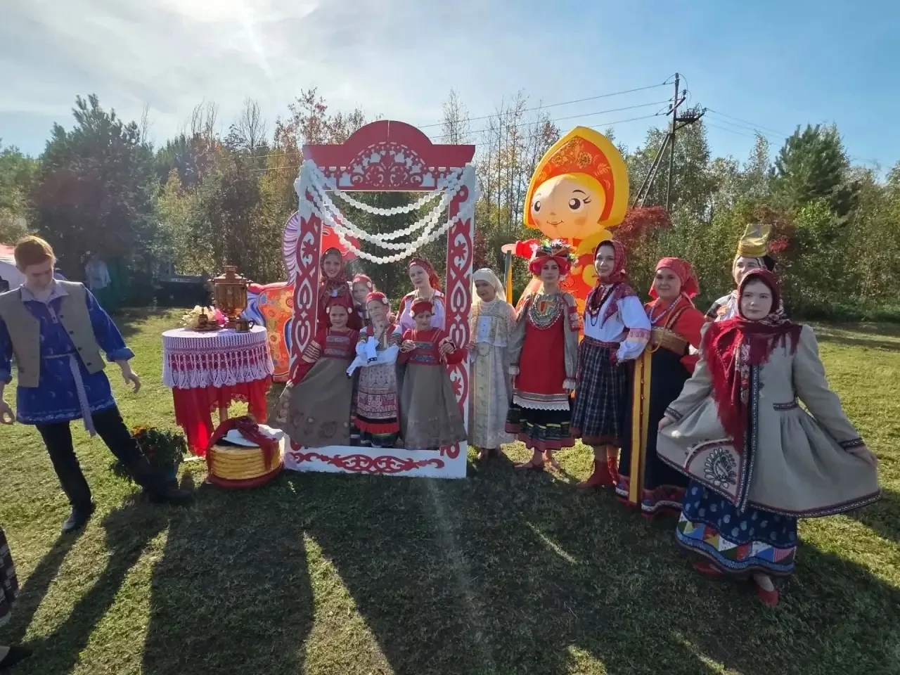 В Юганской Этнодеревне проходит фестиваль «У дружбы нет лимита».