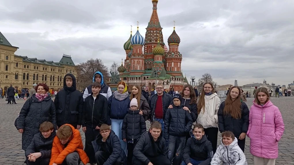 7г и 3г классы отметили начало каникул посещением Москвы. В Третьяковской галерее ребята не просто п