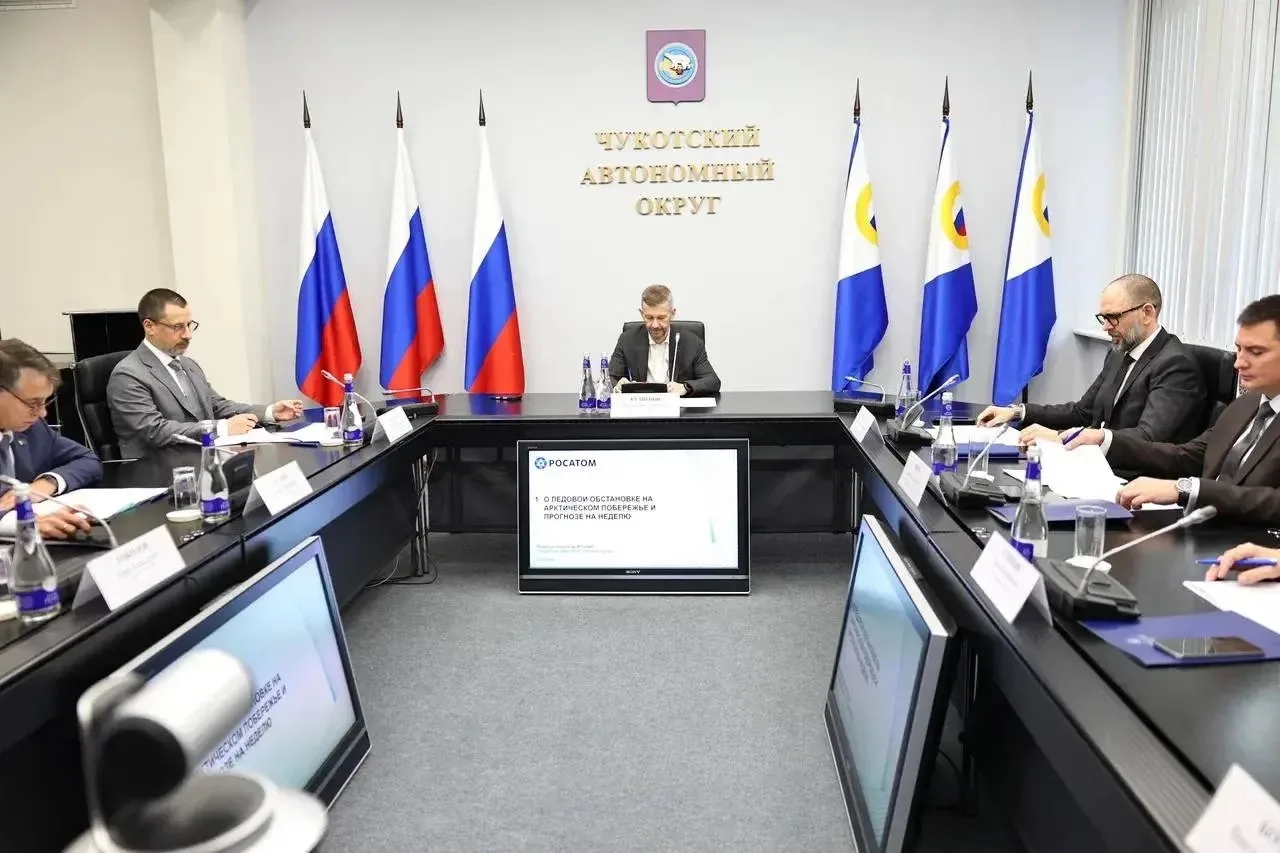 Провёл совещание о ходе Северного завоза в 2026 году.