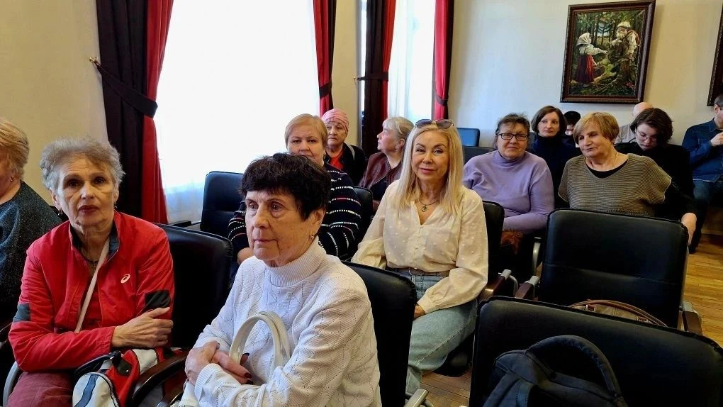 🇷🇺🇧🇾Две культуры, одна большая дружба! ⁣ 🏡🎼Участники программы «Активное долголетие» Смоленского ком