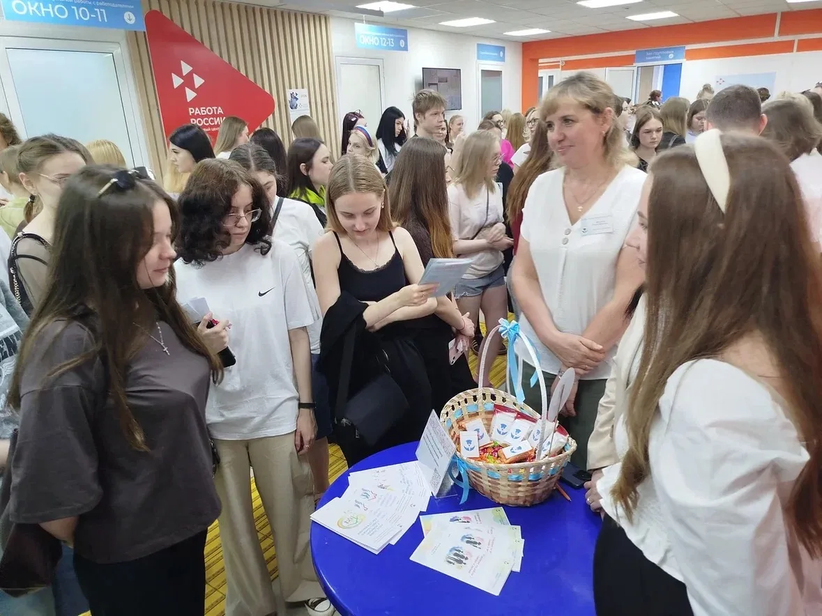 Сегодня в Череповце прошла ярмарка вакансий для молодых специалистов  В Отделении занятости населени