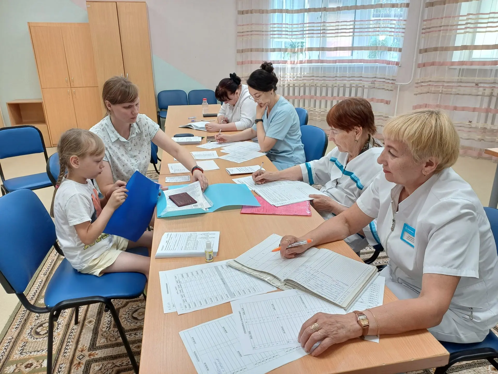 День заезда — это всегда волнительно. И для детей, и для родителей
 
Сегодня в «Родник» приехали бол