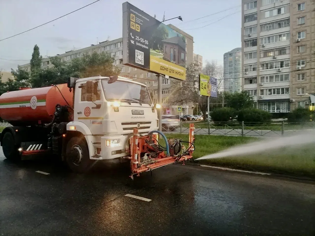 🌙🚦Когда город спит, мы работаем для вашего комфорта

В ночные часы наши сотрудники продолжали комп