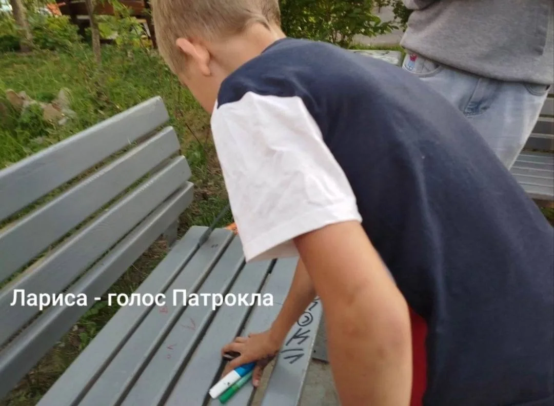 Во Владивостоке подростка, которого жители Патрокла неоднократно замечали за нанесением надписей на 