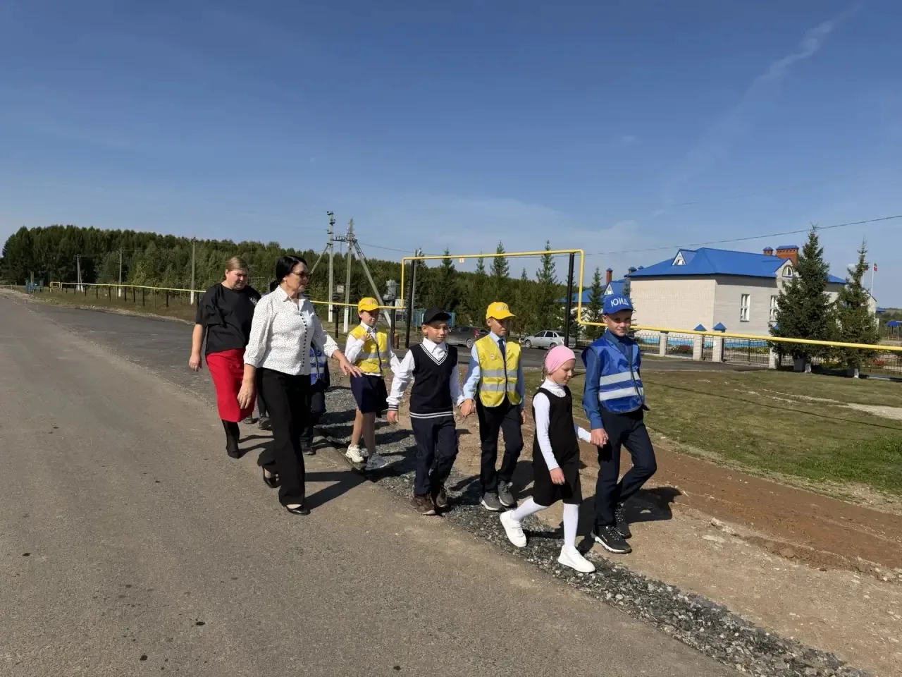 Балаларны юл йөрү кагыйдәләренә өйрәтү исә, бүгенге көннең иң актуаль проблемаларының б...