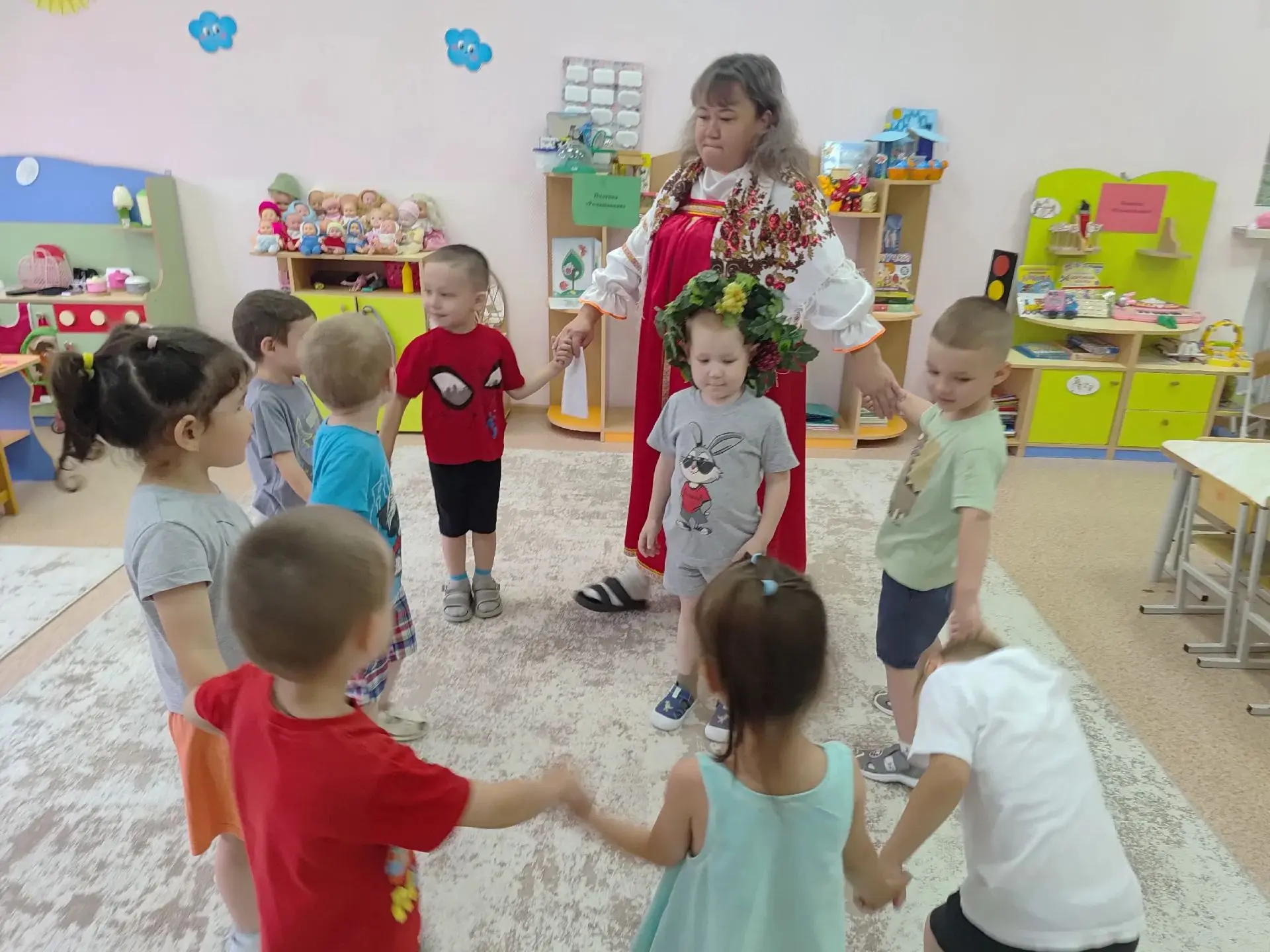 День русского фольклора

Фольклор — это наше культурное наследие 🌍, мудрость поколений 👵👴, котора