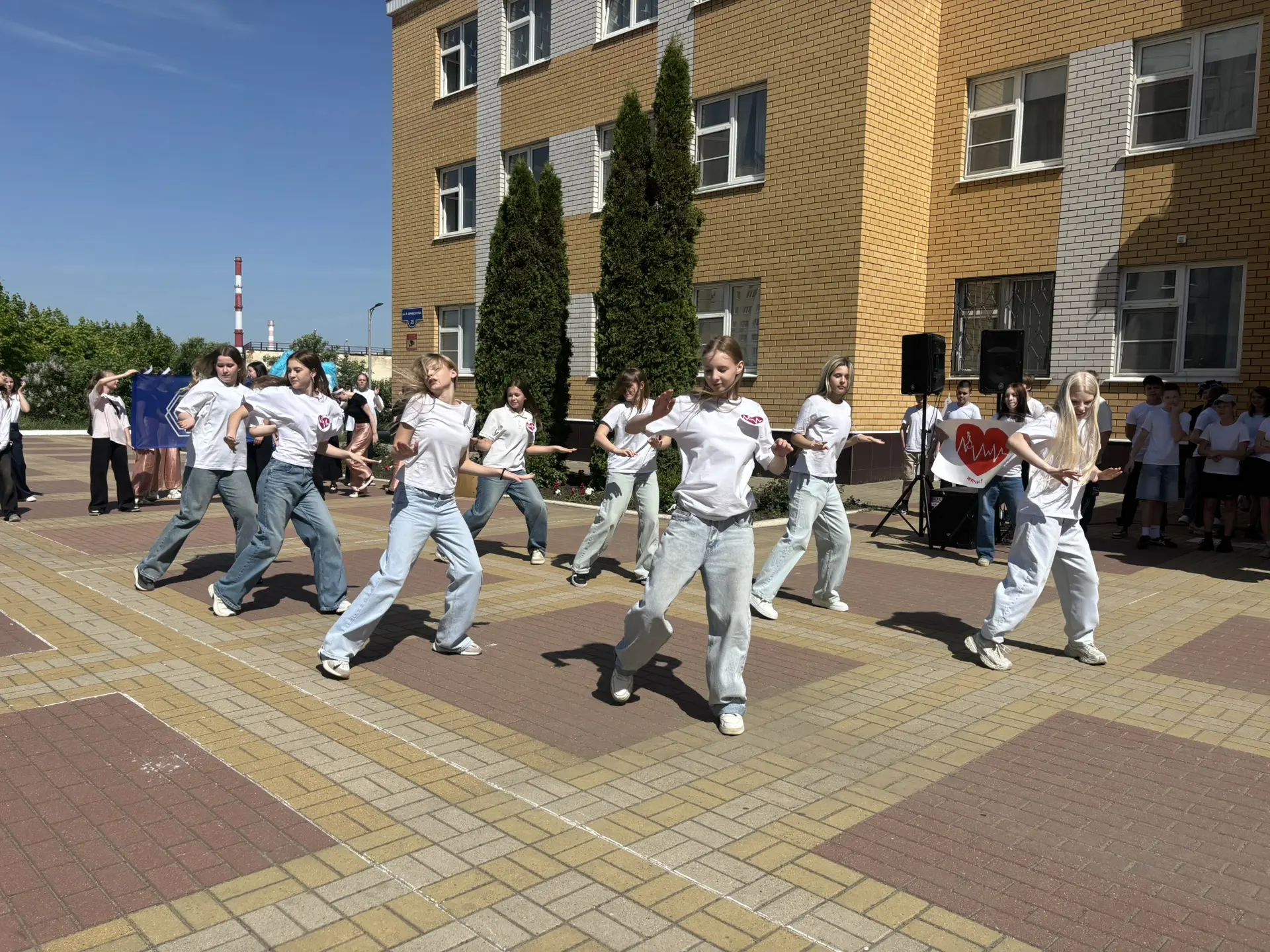 💃 Сегодня наши восьмиклассницы стали частью большого танцевального праздника — фестиваля «Стартинейд