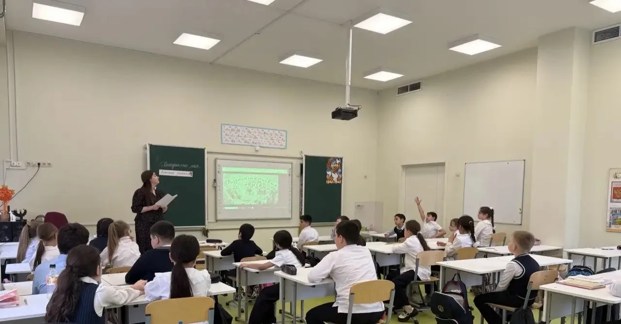 ✨ В мире чудес и волшебства: невероятное путешествие по сказкам! ✨  У наших ребят из 3А, 3В и 3Э про