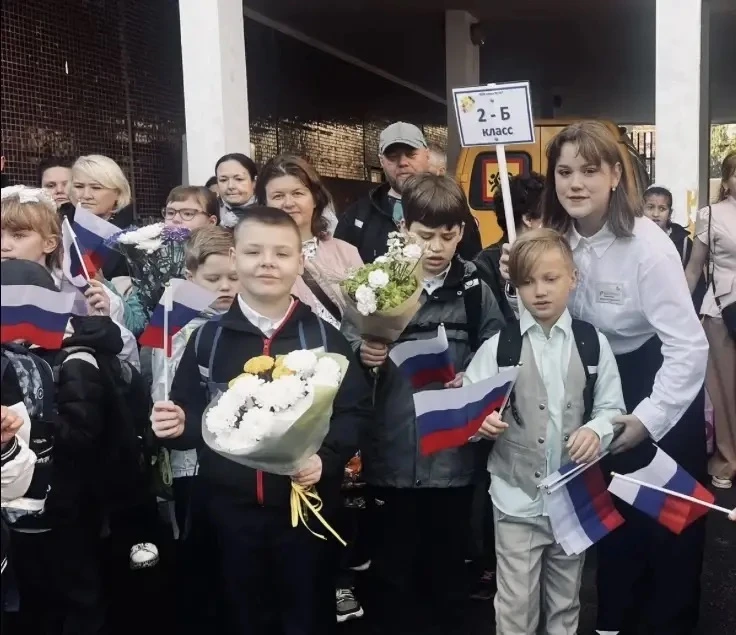 🔔1 сентября по всей стране прозвенели первые школьные звонки, приглашая учеников за па...