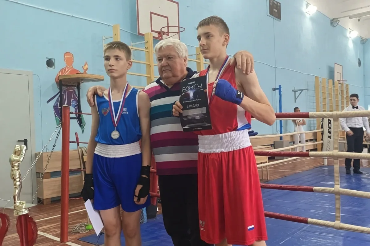 В школе Тверской области ударили в гонг в честь Дня России 🥊

В спортивном зале СОШ № 1 имени Героя