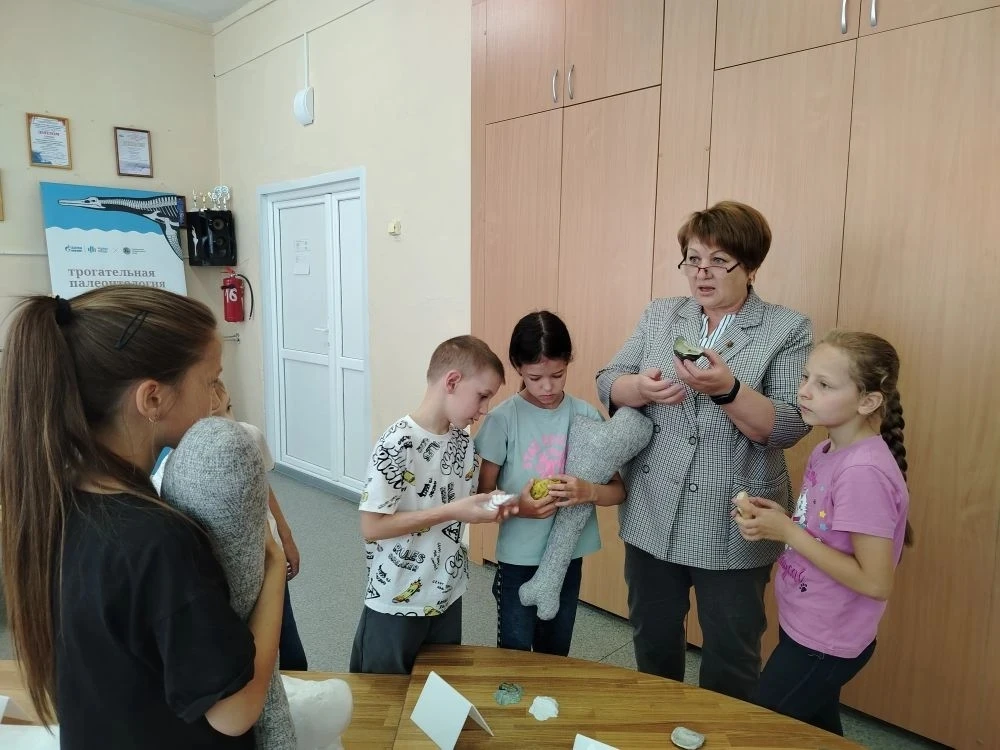 🦕✨ Воспитанники ЛДП «Ровесник» посетили выставку «Трогательная палеонтология»  

Ребята познакомили
