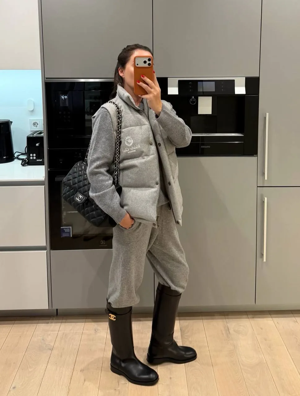 Главные сапожки этой осени Chanel 🖤 7 лучших образов