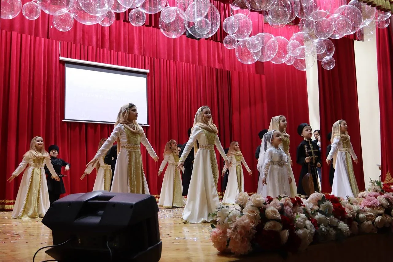 💥 В актовом зале Дворца детского творчества состоялся XVII Слет одаренных детей Буйнакска «Триумф из