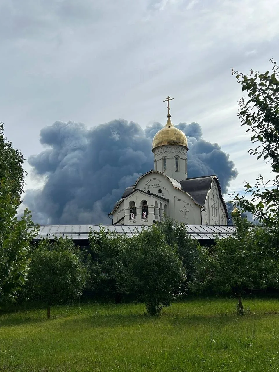 ⚡️Москва подверглась одной из самых массированных атак БПЛА на регион в этом году, сбито 180 беспило
