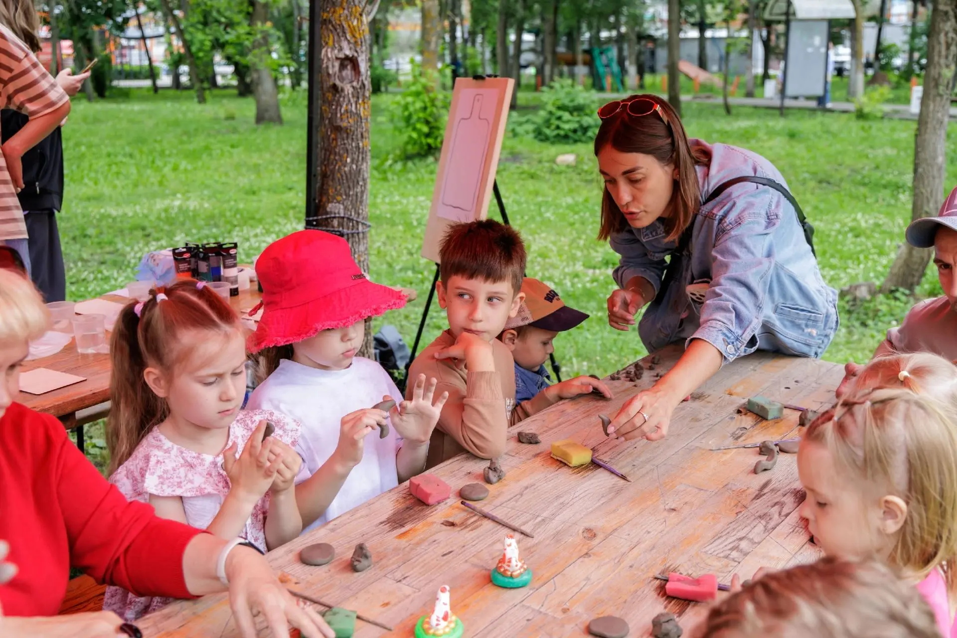 Студия "Конфетти" на фестивале "Пензенские сказки Времена года"

21 июня воспитанники Студии семейно