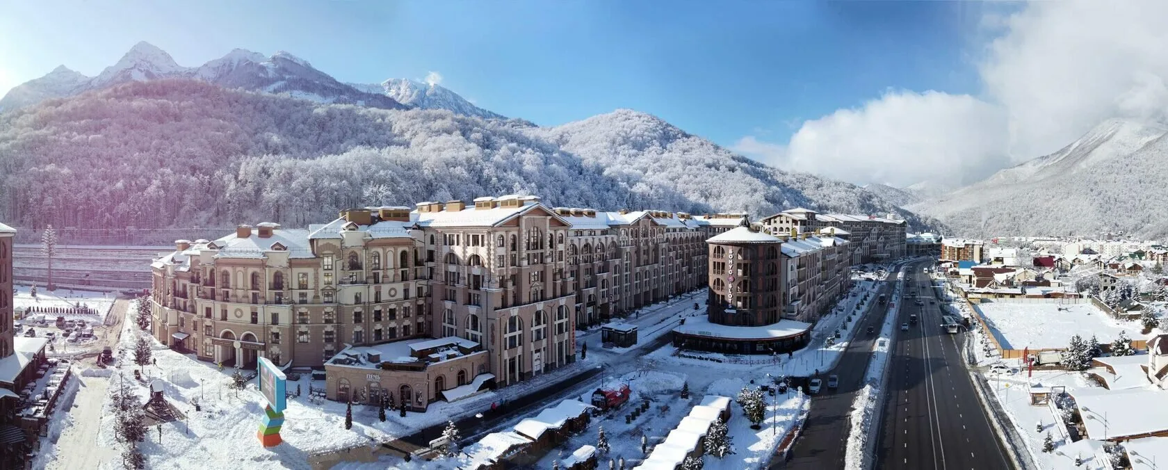 Старт продаж нового комплекса на Красной Поляне в Сочи.
