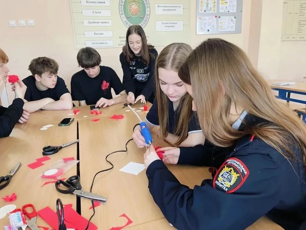 7 мая в преддверии Дня Победы в  Подмосковном политехническом колледже прошёл мастер-класс по создан