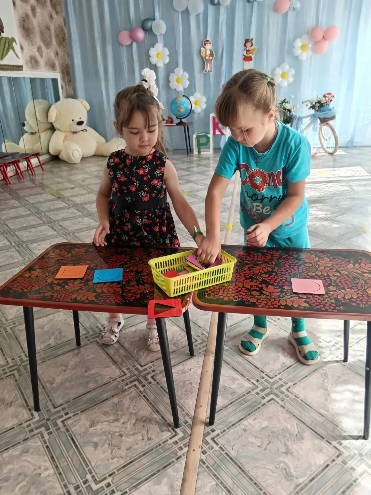 В нашем детском саду "Дюймовочка" прошёл праздник, "День знаний" 1сентября в детском са...