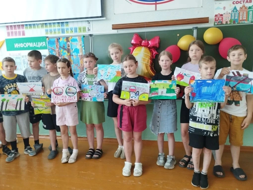🎉🏵Сегодня лагерь "Ромашка" вёл активную подготовку ко Дню России: репетировали номера для празднич
