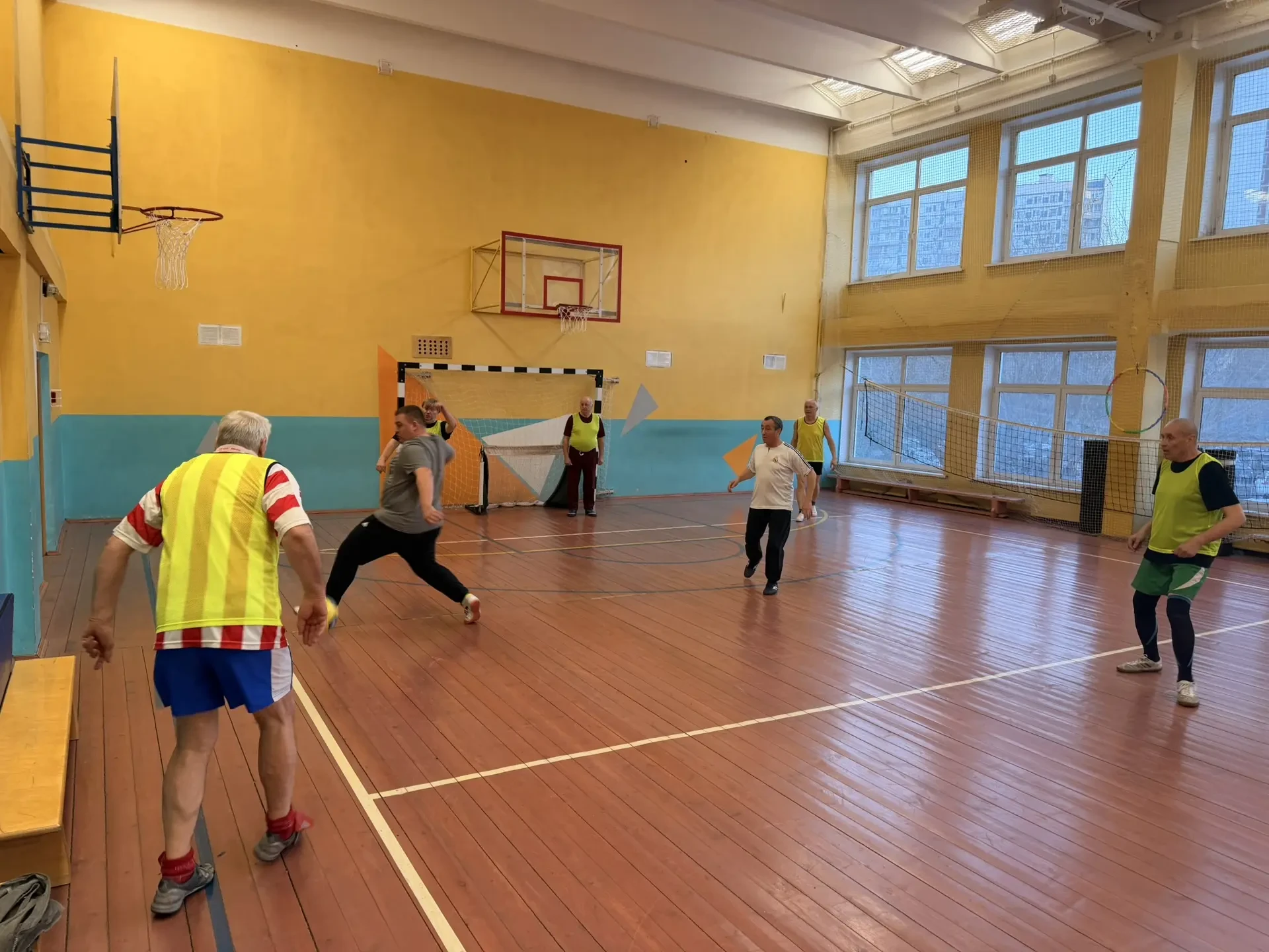 ⚽ 6:0 — это не возраст, это мастерство!  В спортивном зале здания 3 футбольный сезон в рамках «Моско