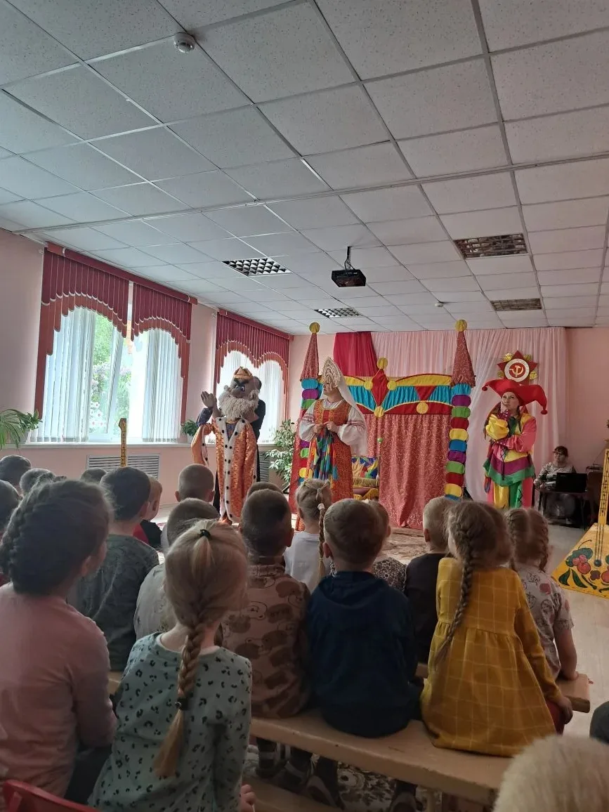 Сегодня у нас в гостях был театр "Шоколад " 


Артисты театра представили вниманию нашим воспитанник