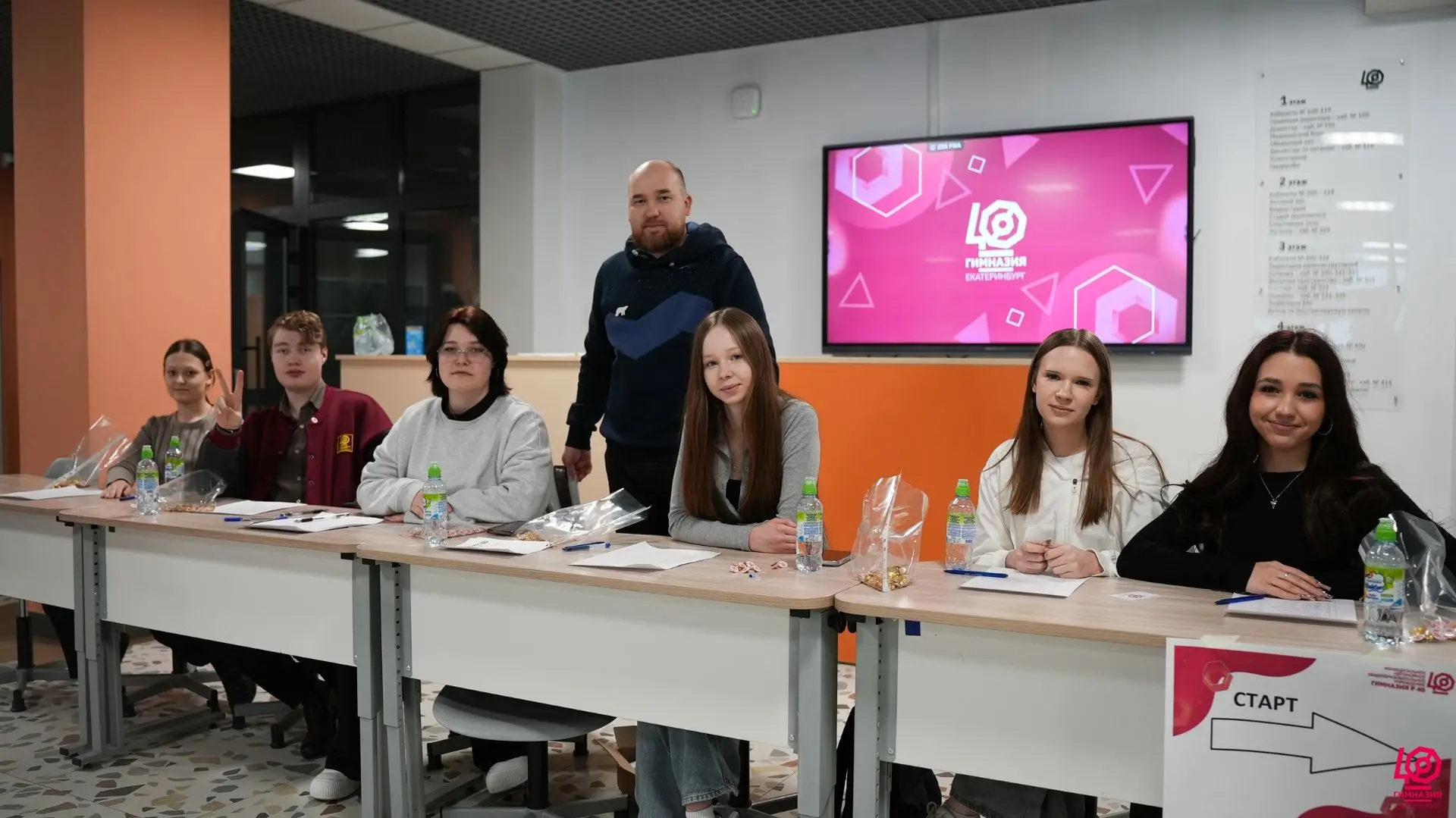 ЭВАКУИРОВАЛИ ПОСТРАДАВШЕГО, ПРОШЛИ МИННОЕ ПОЛЕ И ДАЖЕ СМОГЛИ СПАСТИ УТОПАЮЩЕГО. В МАОУ ГИМНАЗИИ №40 