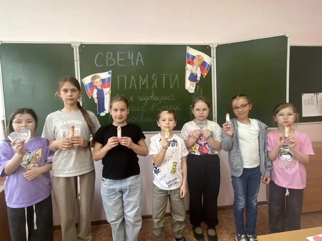 СВЕЧА ПАМЯТИ🕯️ 
—  прошла акция в школьном лагере 

Накануне 85‑й годовщины начала Великой Отечеств