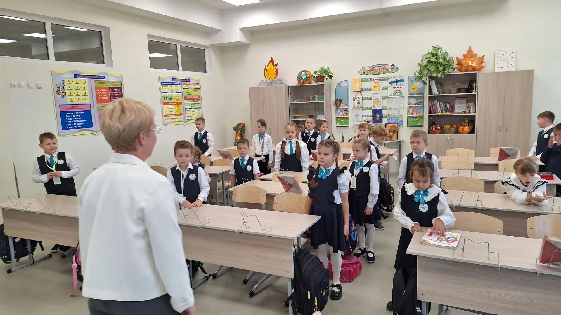 🇷🇺✨ Новая учебная неделя открылась традиционным занятием «Разговоры о важном». Ребята...