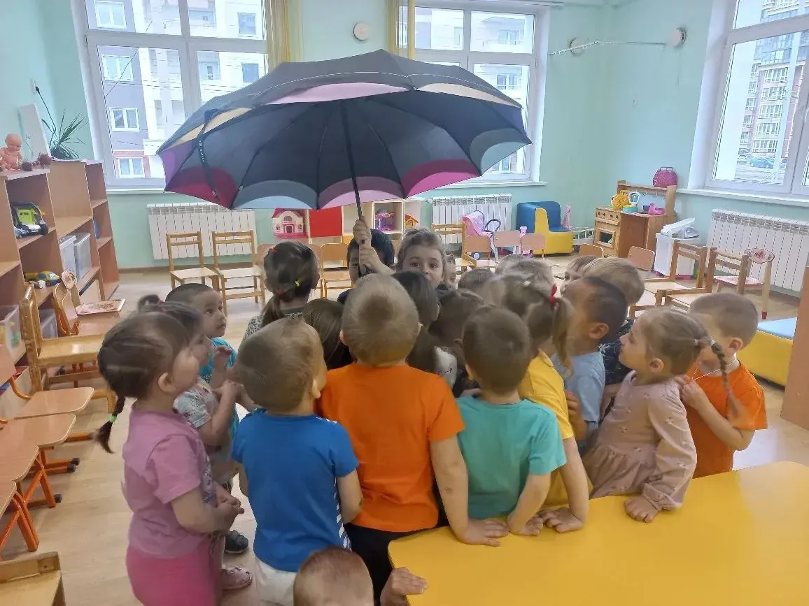 Сегодня, несмотря на дождь, наши воспитанники не скучали! У нас прошёл тематический ден...