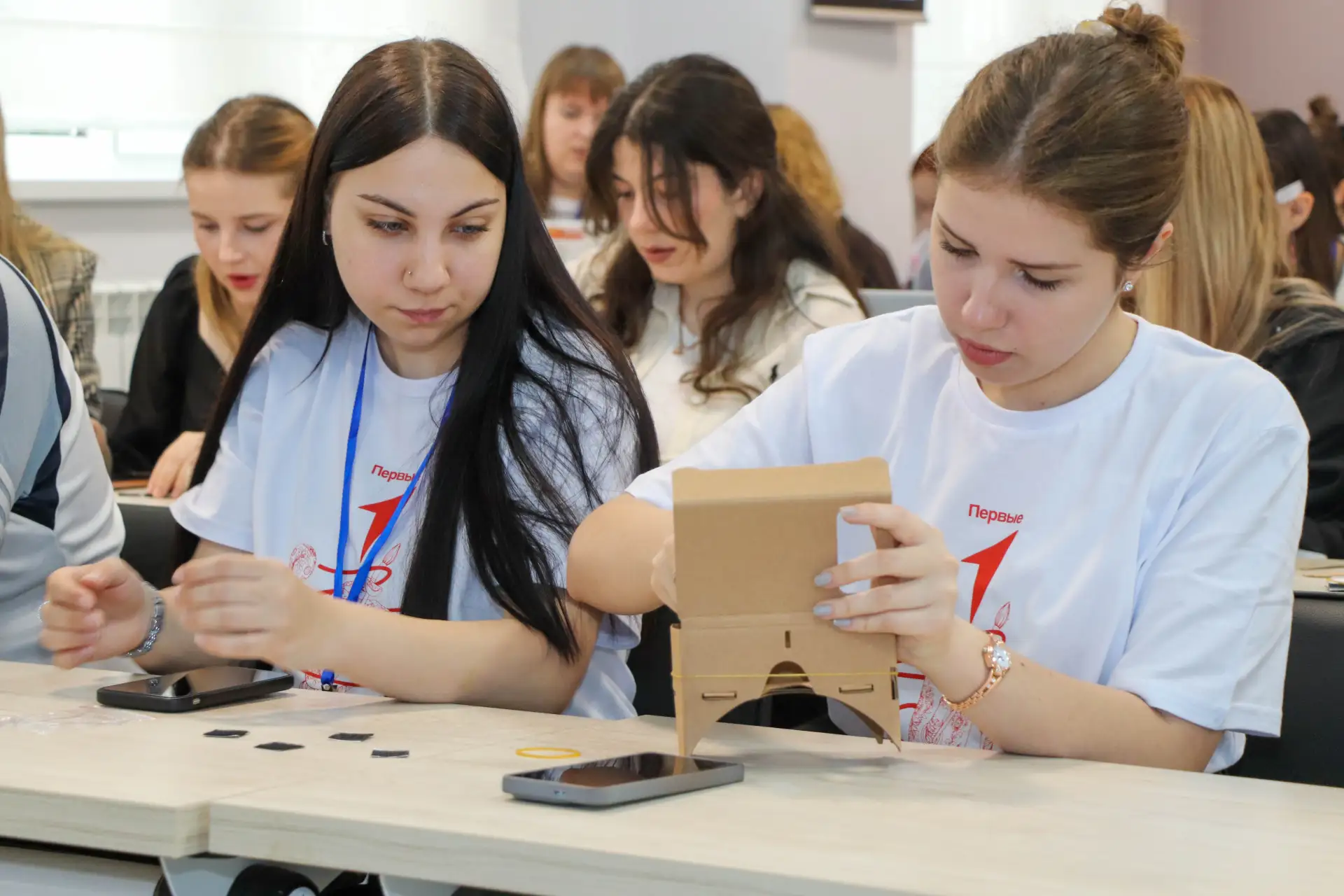 В МГТУ прошел Фестиваль цифрового искусства «Народные промыслы: вчера, сегодня, завтра» ✨  🎯 Мастер-