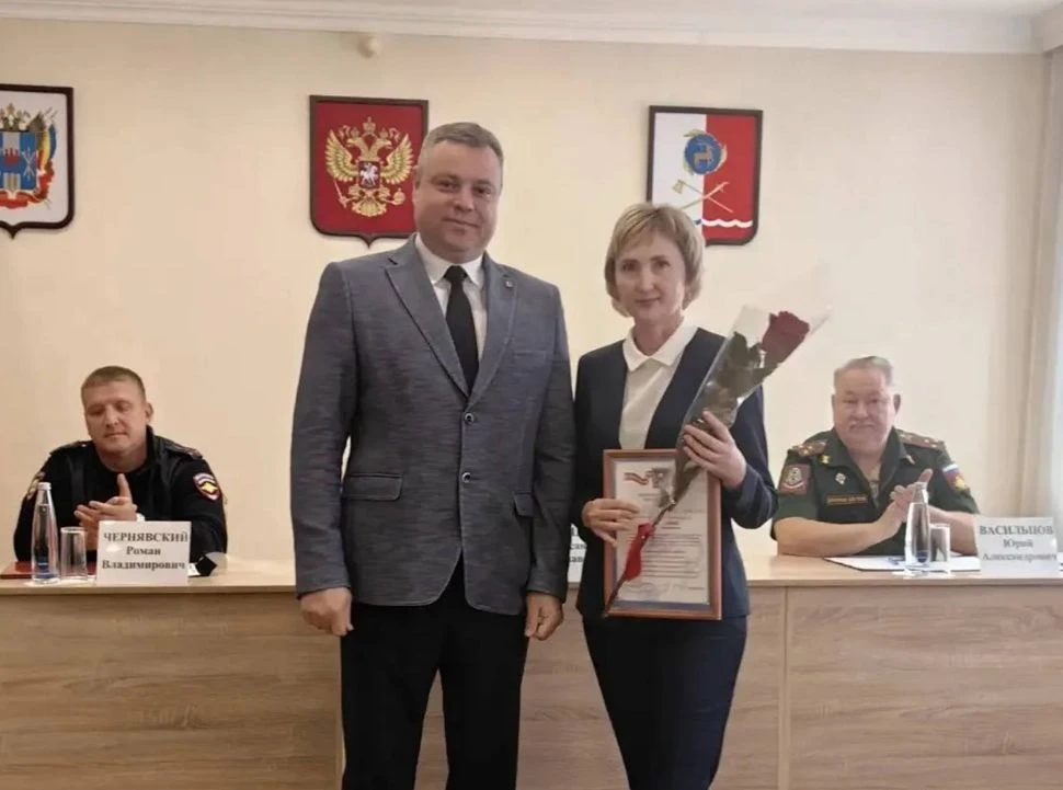 🏆 Педагогов Каменска наградили перед праздником