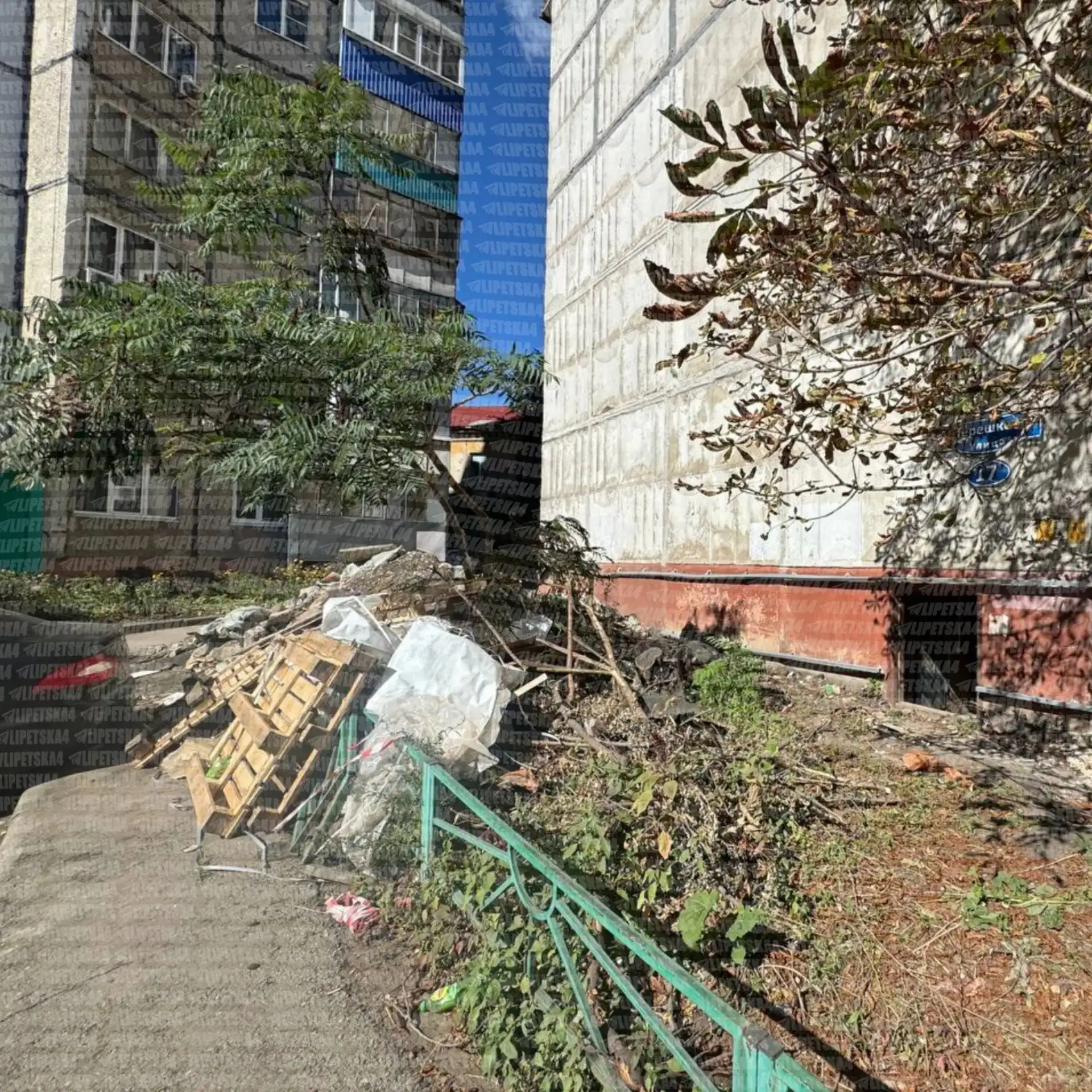 🧱 Подрядчик Фонда Капитального Ремонта «РСК-Универсал» устроил свалку строительного му...