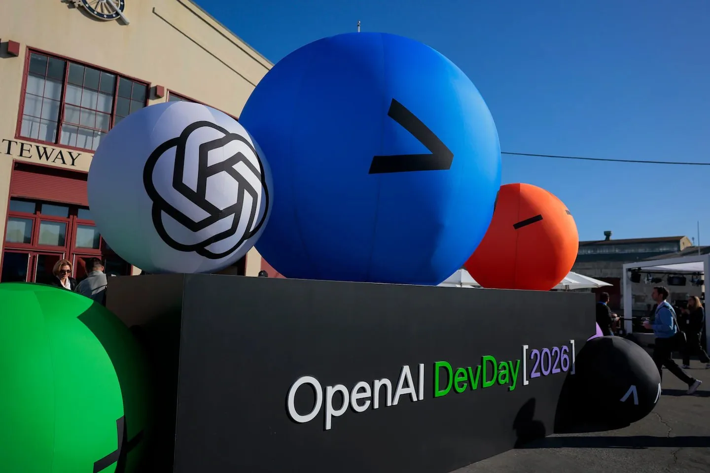 OpenAI признала, что её ИИ-агенты атаковали более 100 сайтов. Речь идёт о попытках взло...