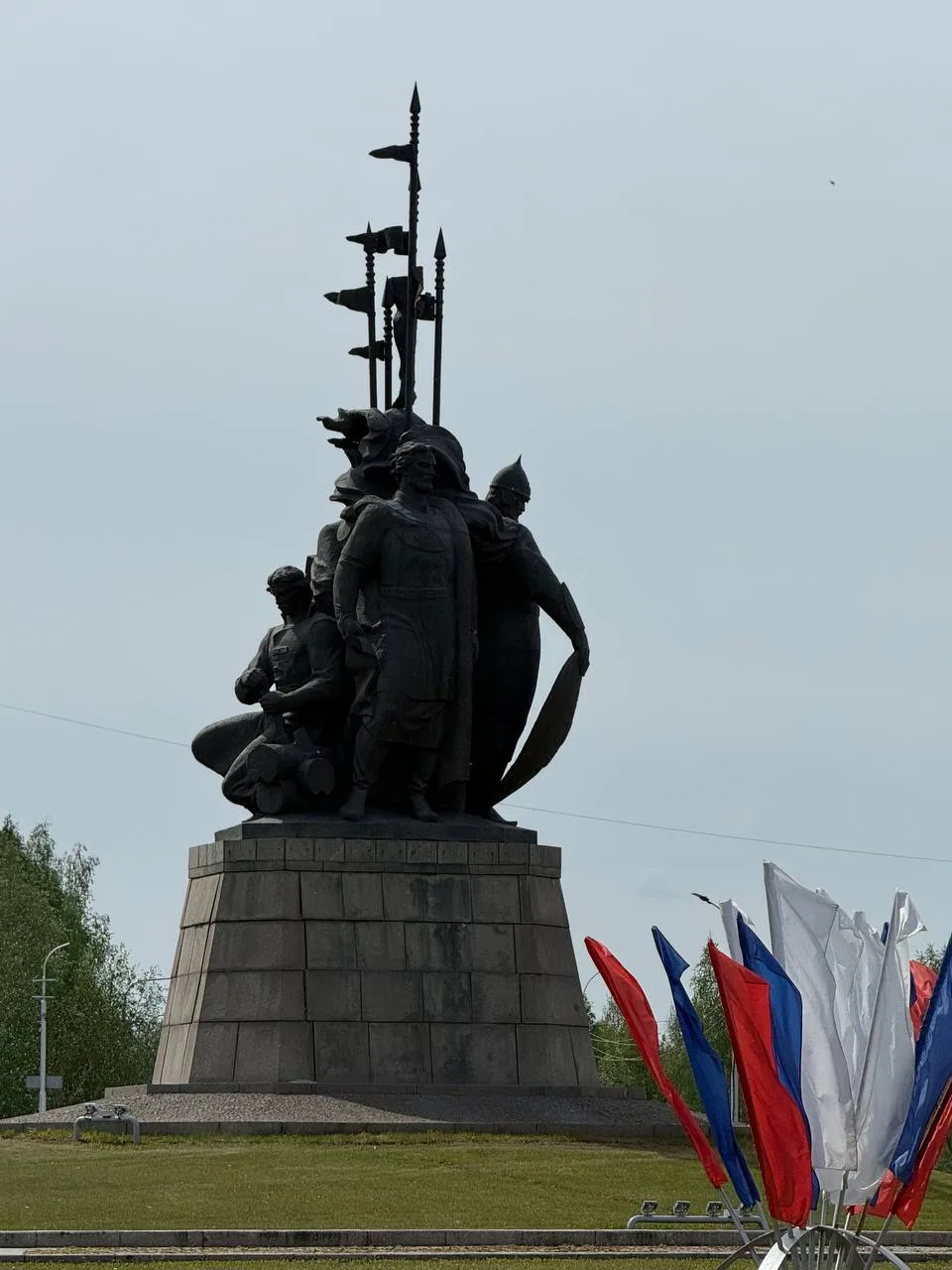 💭 Еще раз — с праздником, сургутяне! И помните — впереди еще 2 выходных 😍👋

Фото: Ирина Маркив

П