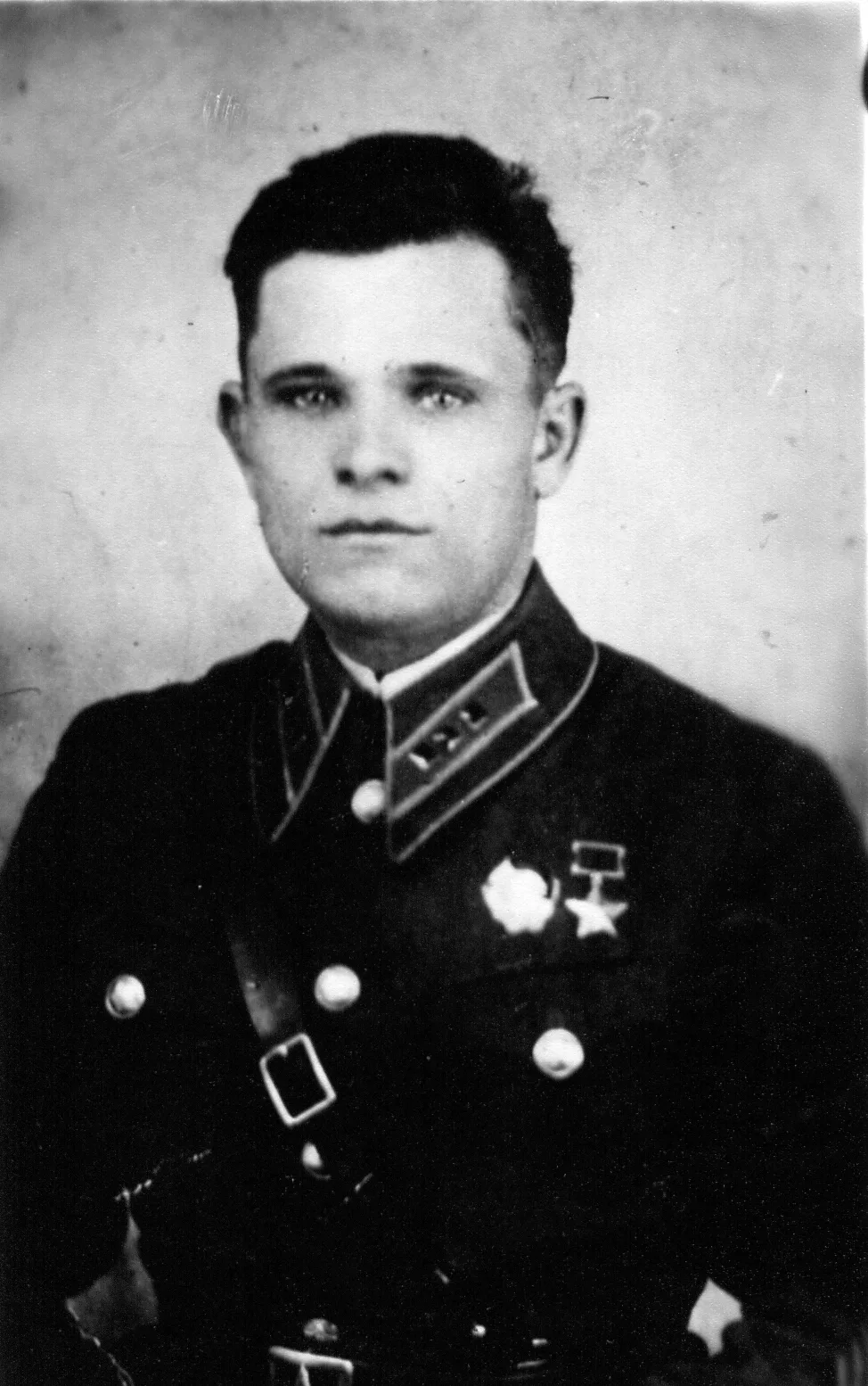 Они ковали нашу Победу: Герои Советского Союза — мариупольцы  1. Пироженко Степан Матвеевич   2. Сми